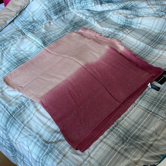 Brand new, Classy Wine / INC concepts, large reversible Wrap-shawl bought@ Macys - Picture 4 of 9